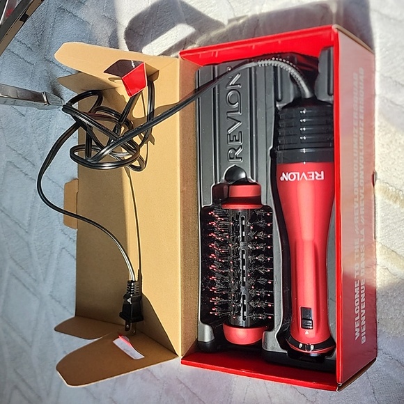 Revlon One Step Volumizer Plus Hair Dryer and Hot Air Brush - Picture 3 of 8